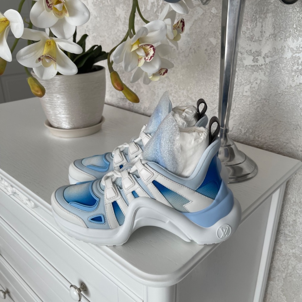 LOUIS VUITTON WOMEN'S ARCHLIGHT SNEAKERS LIGHT BLUE SIZE 36 AUTHENTIC ๐ - Picture 6 of 15